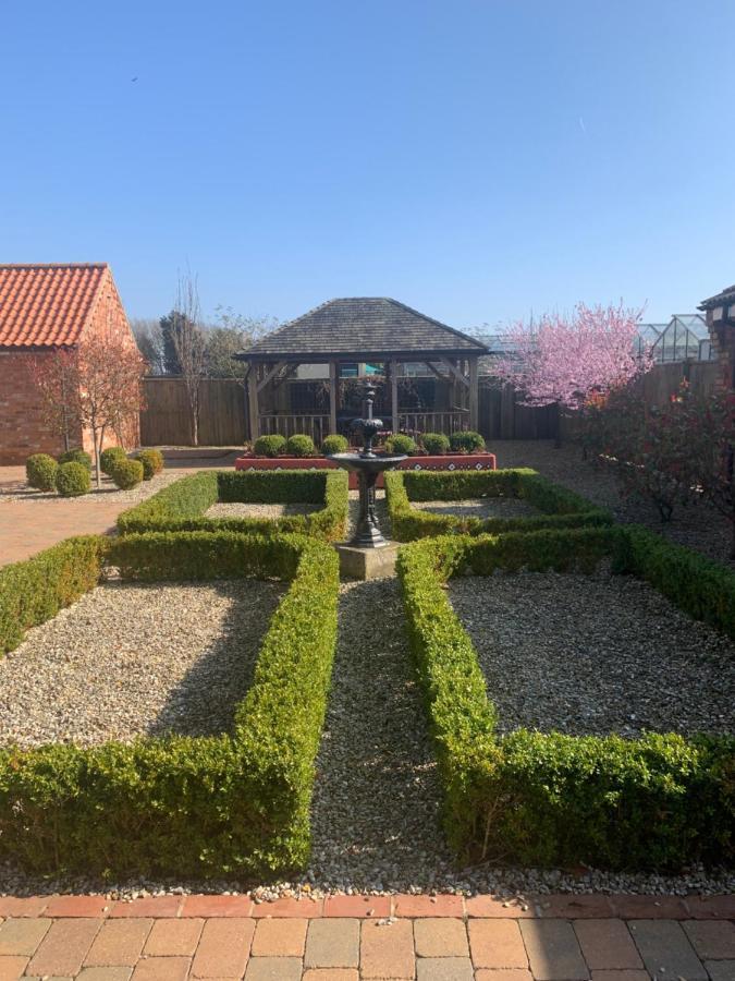 Meals Farm Holiday Cottages - The Stables North Somercotes Dış mekan fotoğraf